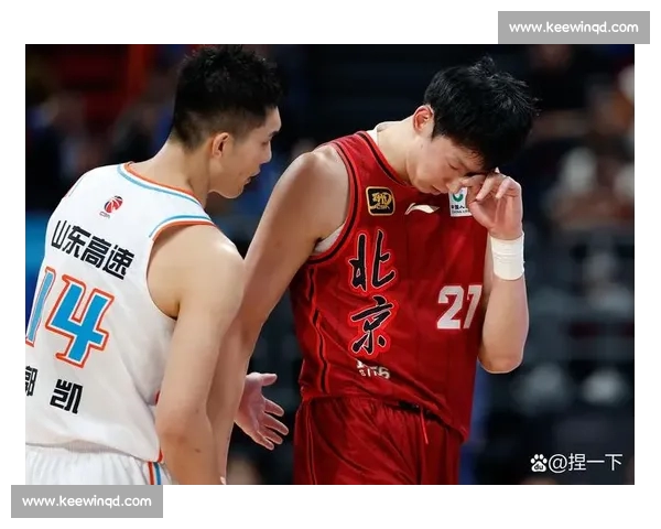 CBA直播全程跟踪解析 球迷互动与赛事精彩瞬间实时呈现